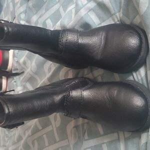 Girl boots